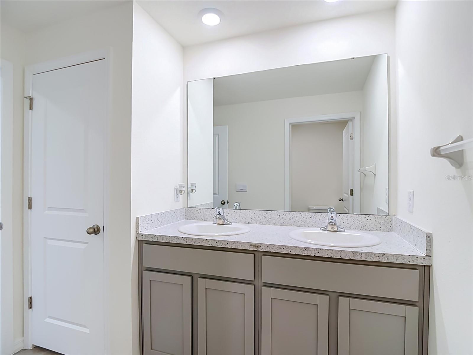 7737 ROSEWOOD GARDEN LOOP — photo 78