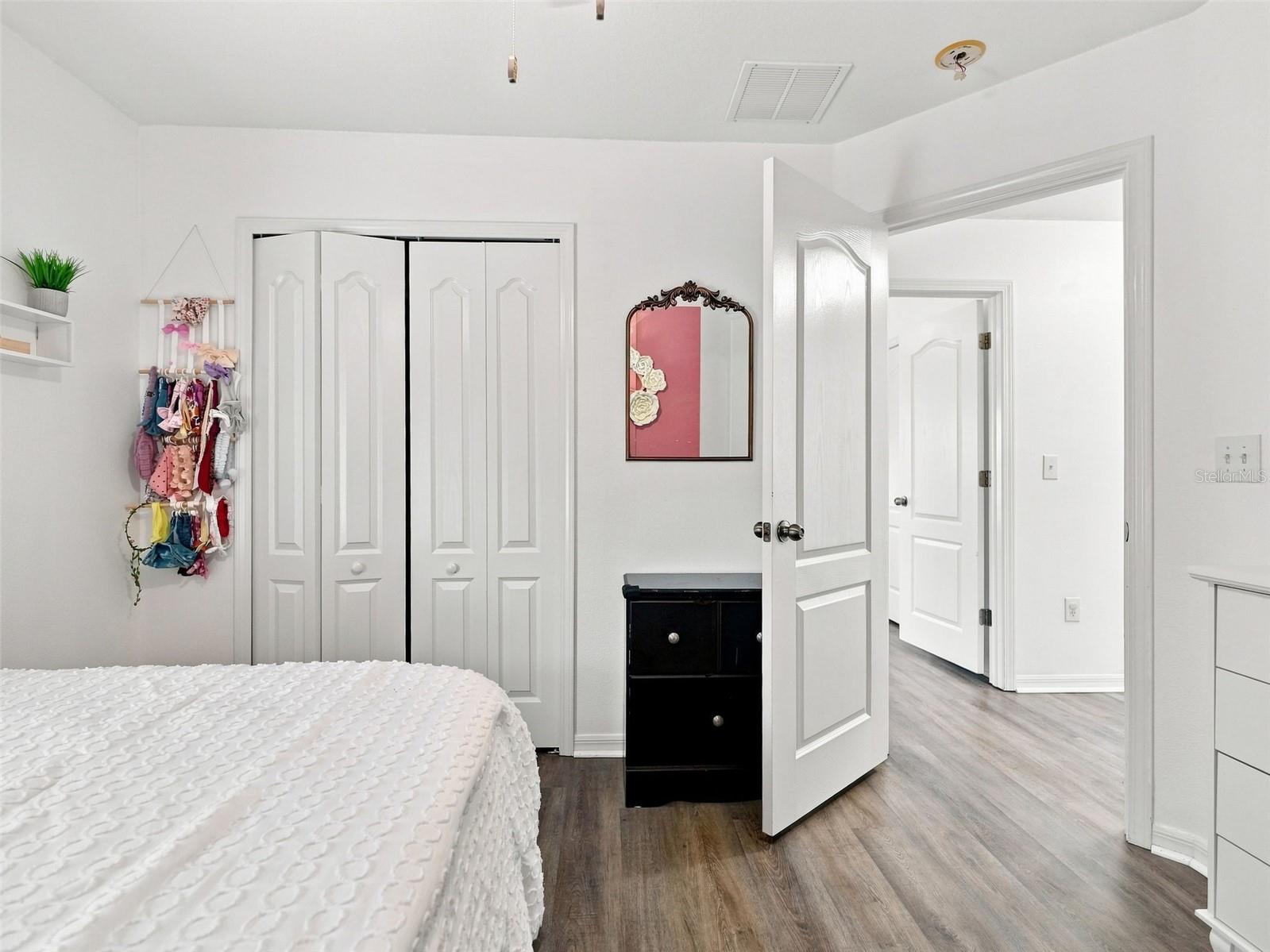 12607 CHENWOOD AVE — photo 18