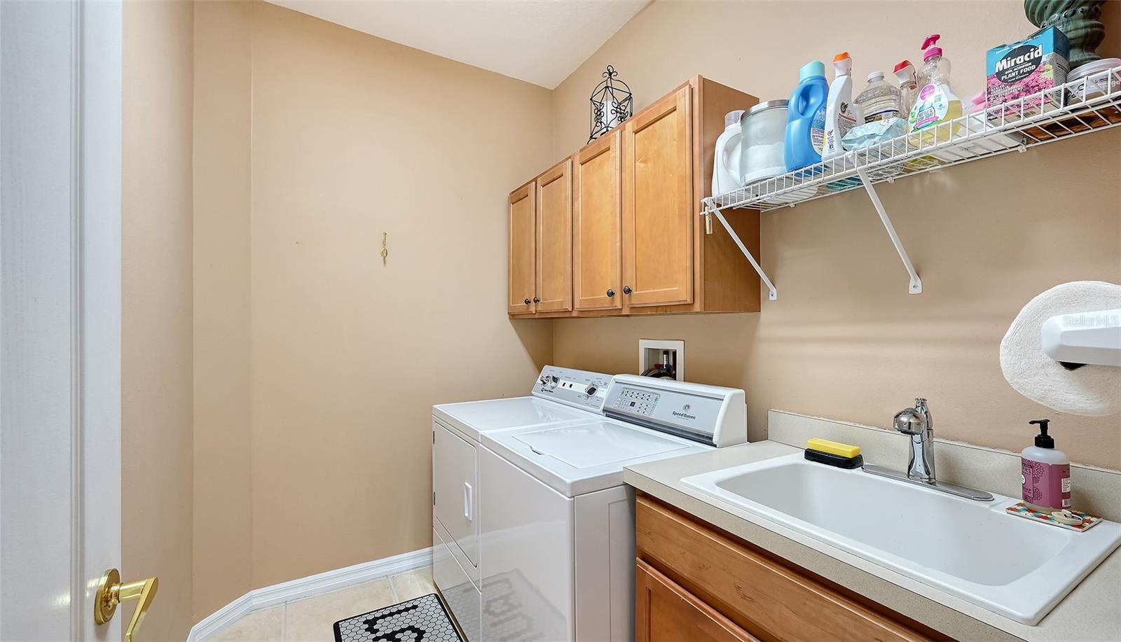 907 EAGLE ISLE CT — photo 39