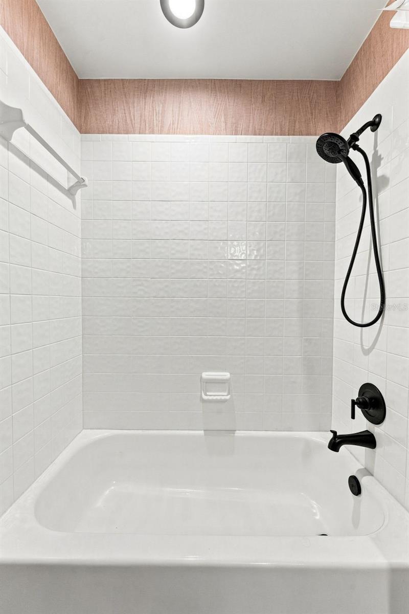 15622 INDIAN QUEEN DR — photo 36