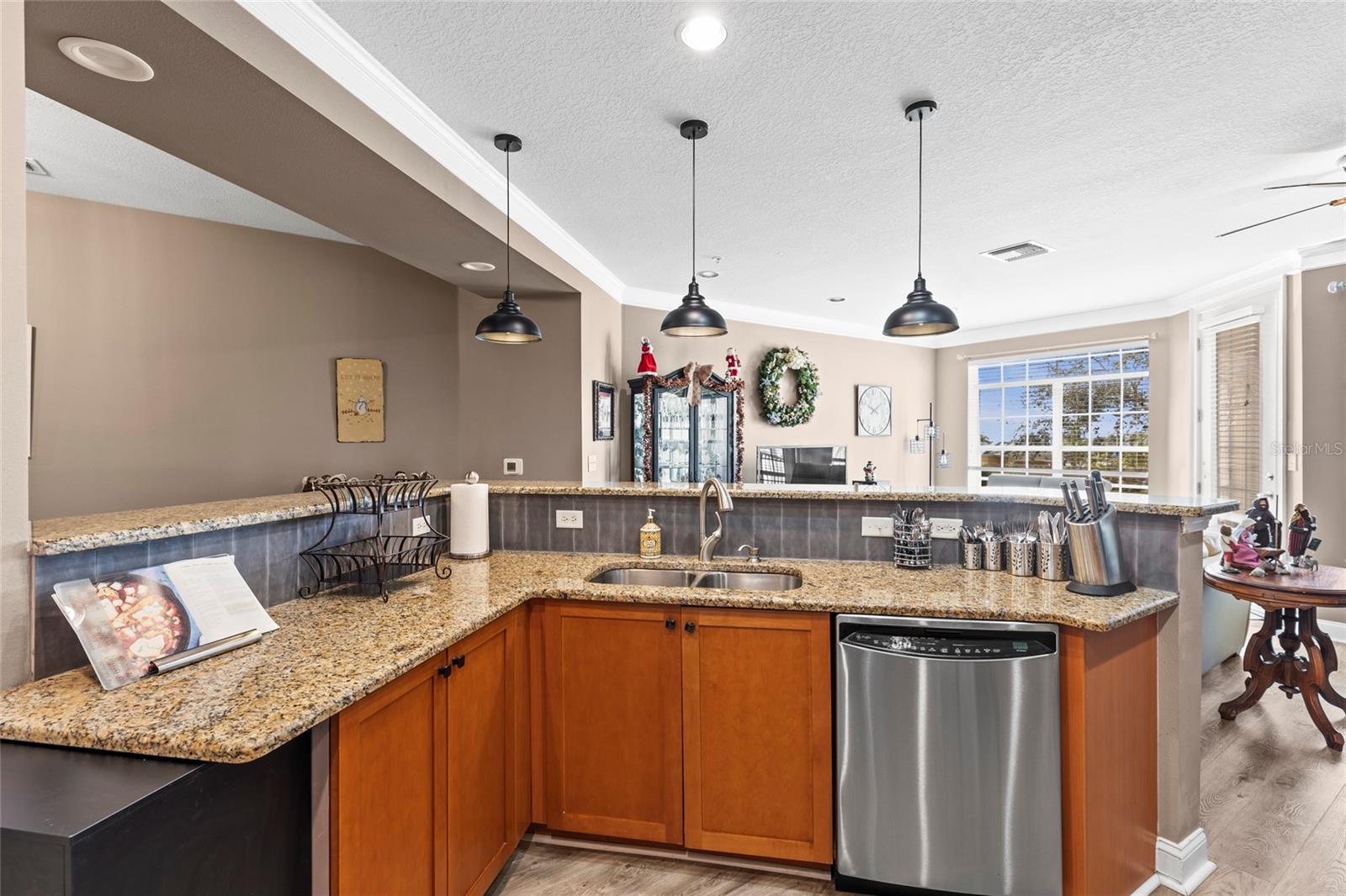 6319 SUNSET BAY CIR — photo 4
