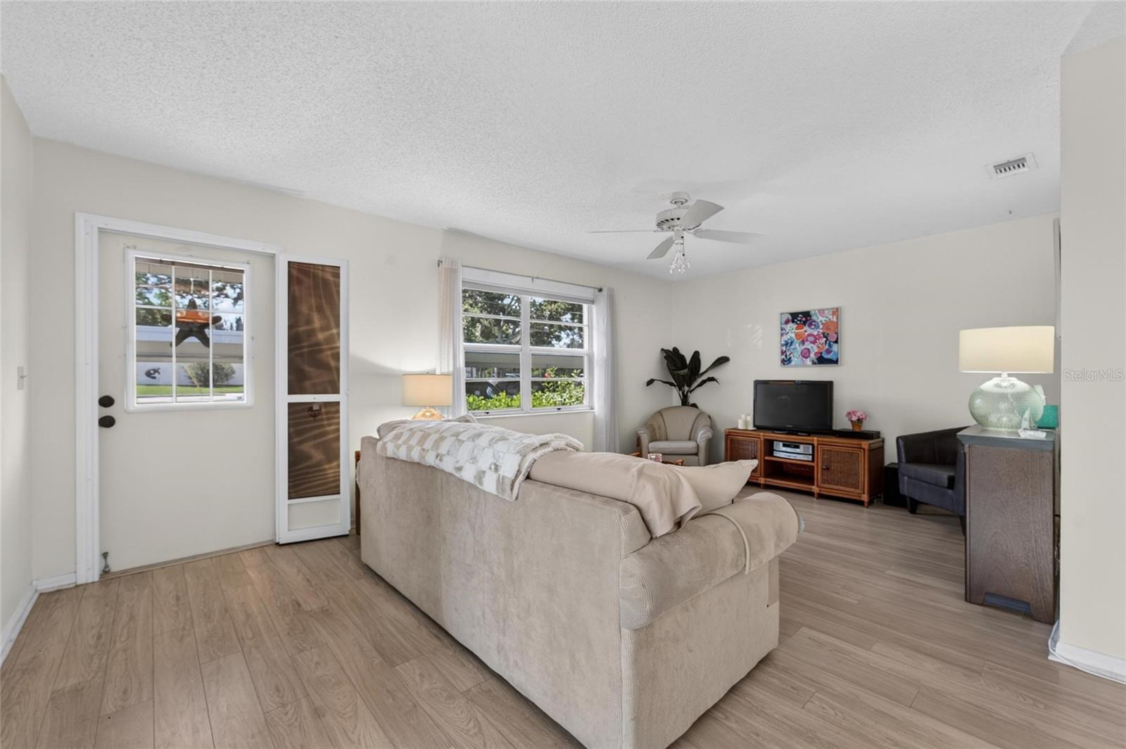 401 DE GRASSE PL #21 — photo 3