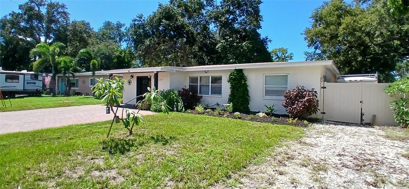 12812 LAKE DR — photo 2
