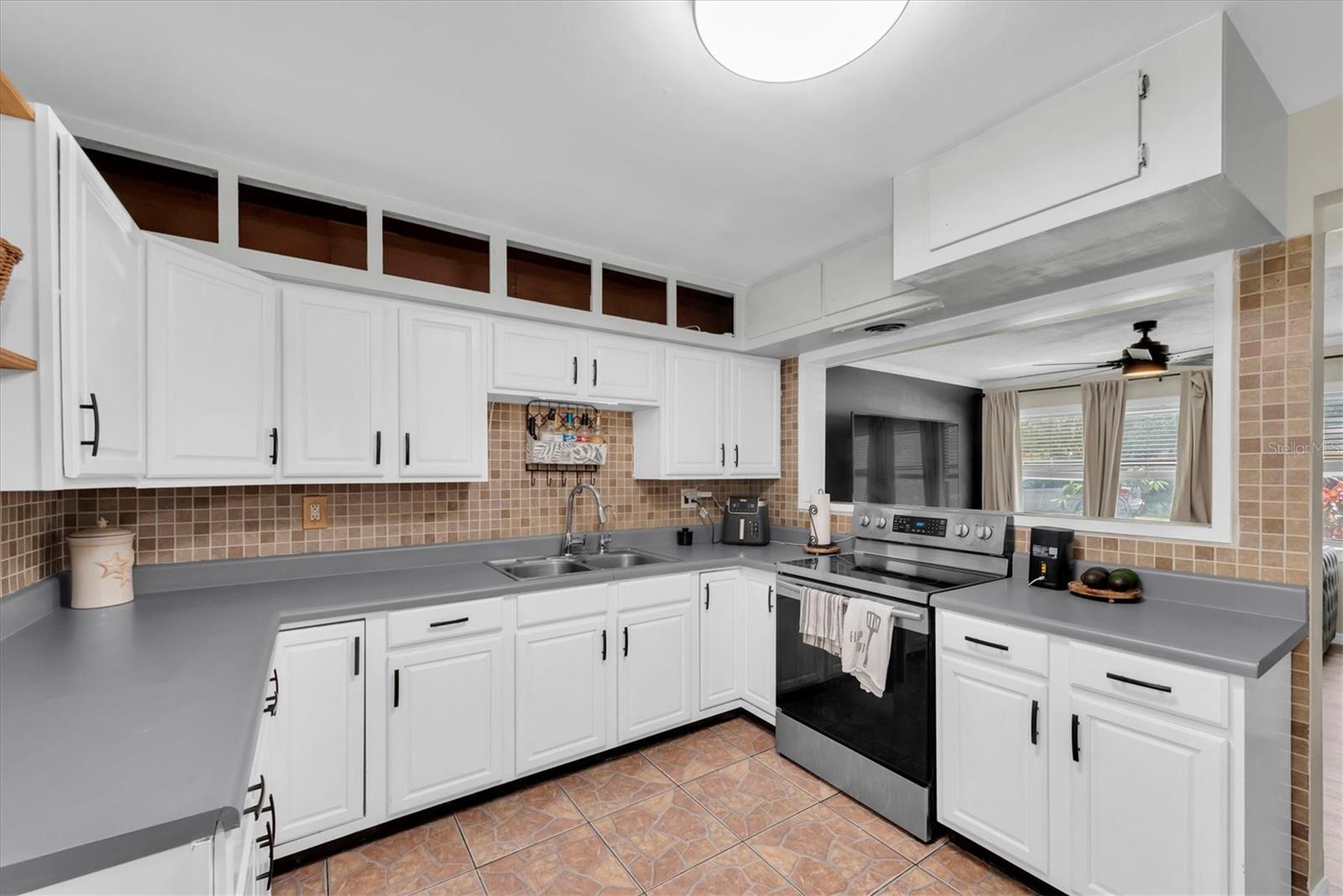 12812 LAKE DR — photo 5