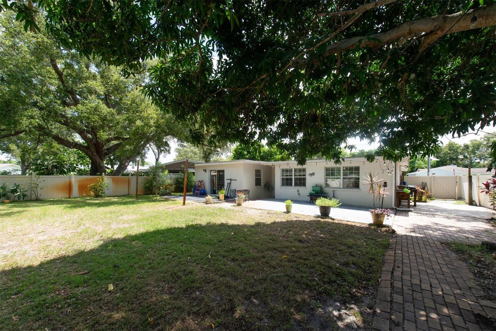 12812 LAKE DR — photo 37