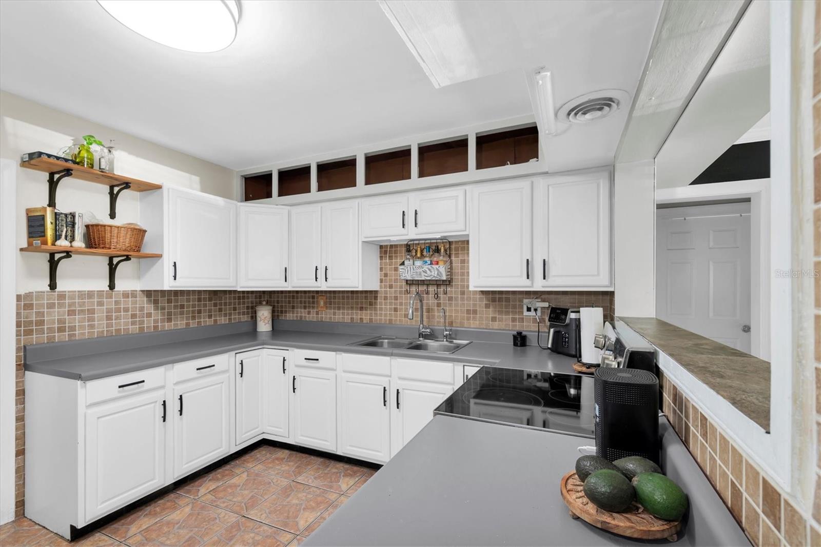 12812 LAKE DR — photo 13