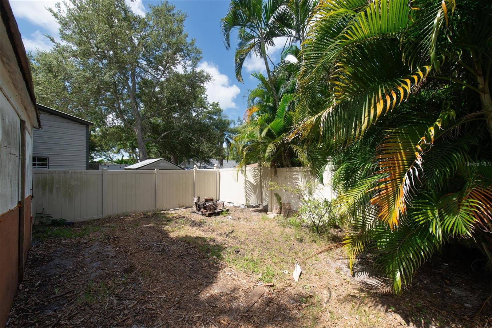 12812 LAKE DR — photo 38