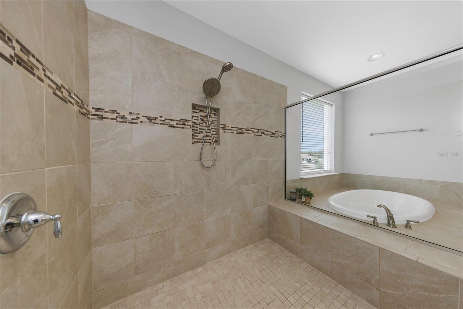 17807 HOWSMOOR PL — photo 39
