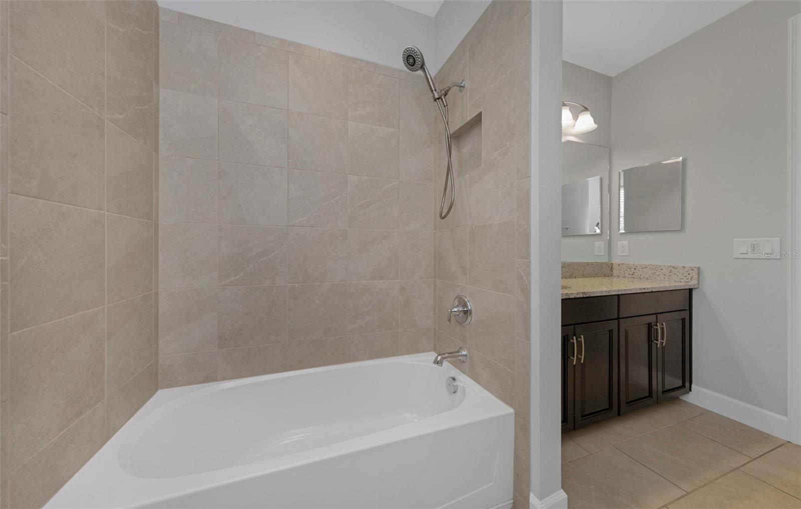 17807 HOWSMOOR PL — photo 50