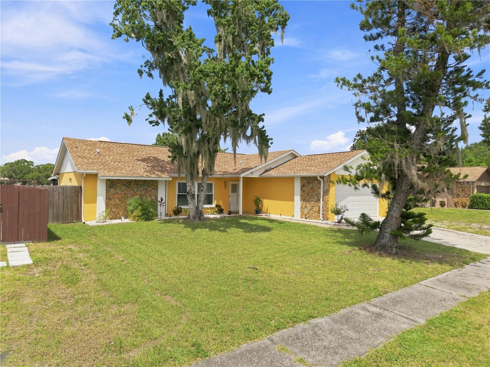 7301 BRAMBLEWOOD DR — photo 35