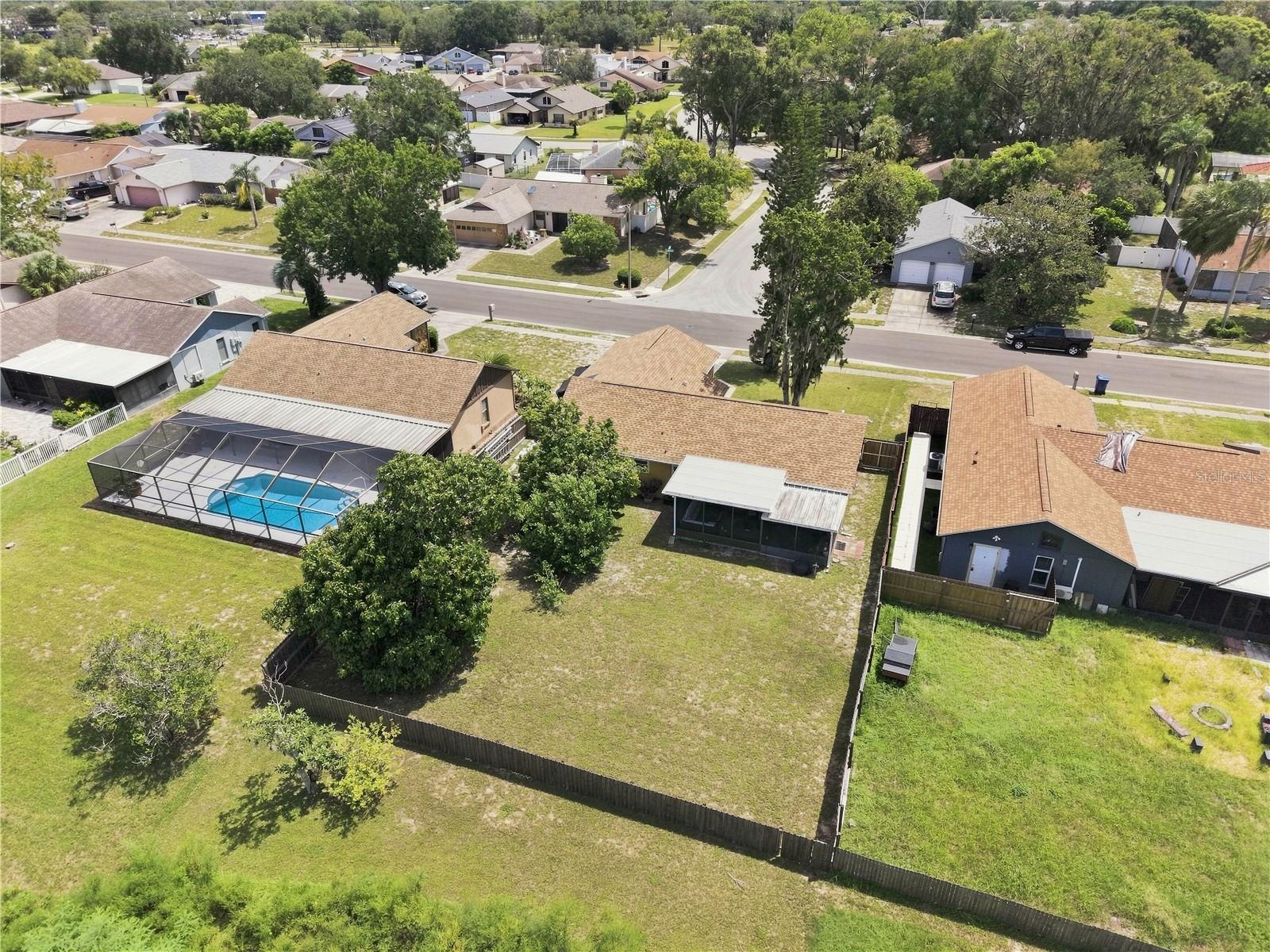 7301 BRAMBLEWOOD DR — photo 40