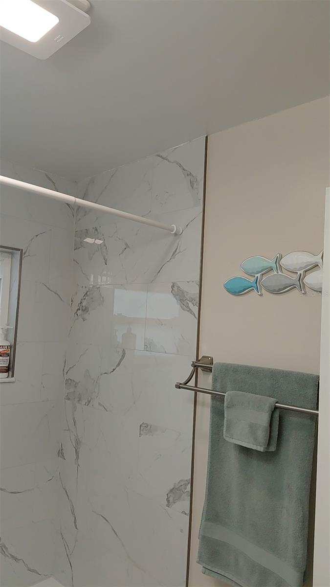 7301 BRAMBLEWOOD DR — photo 12