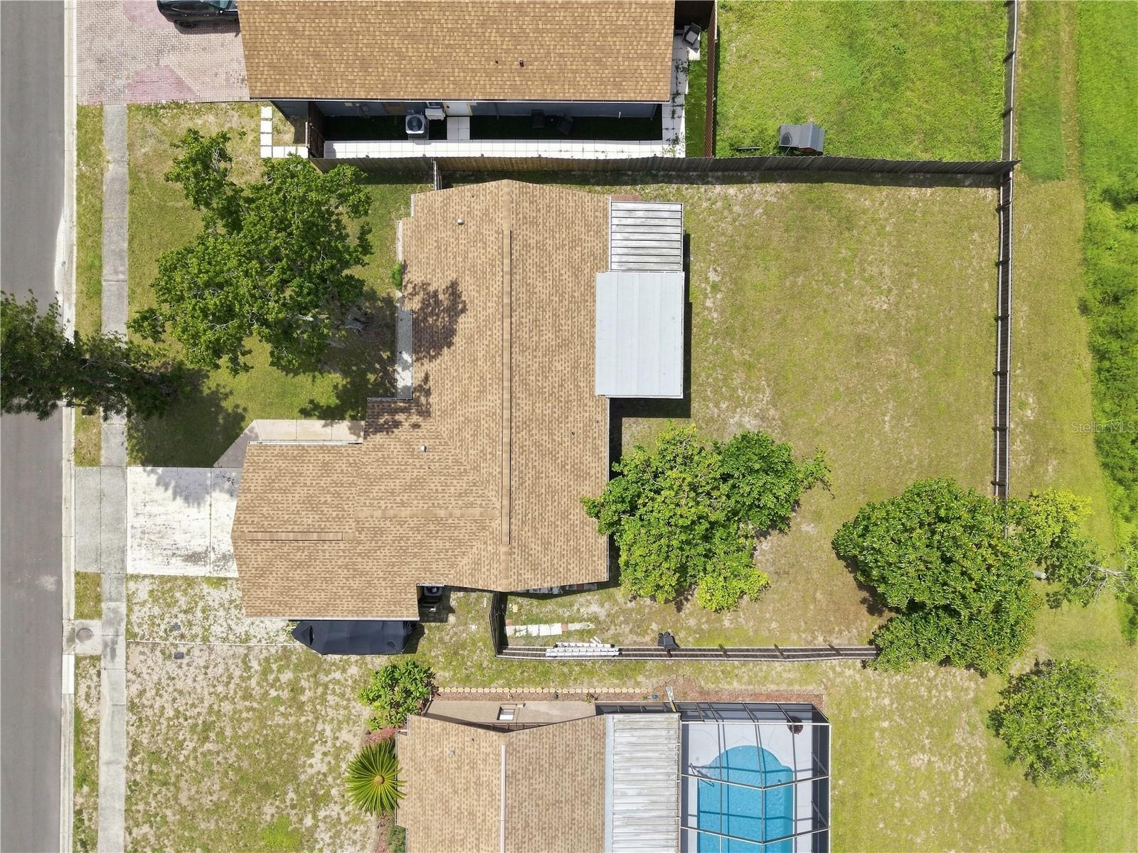 7301 BRAMBLEWOOD DR — photo 46