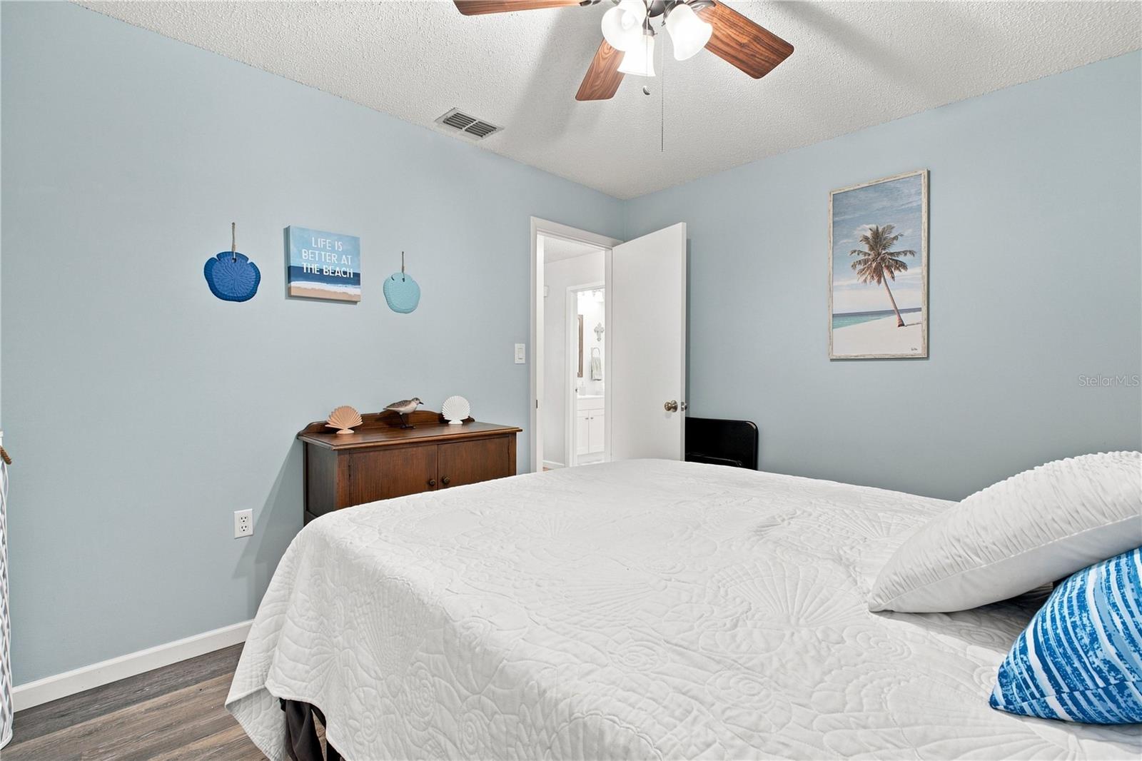7301 BRAMBLEWOOD DR — photo 32