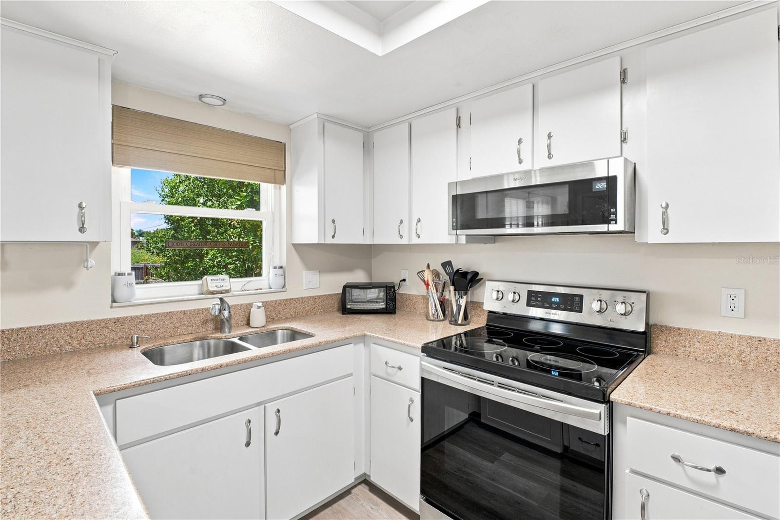 7301 BRAMBLEWOOD DR — photo 23