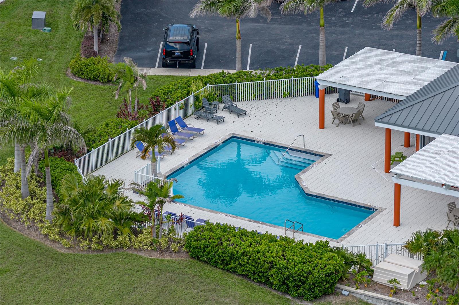 6411 GRENADA ISLAND AVE — photo 85