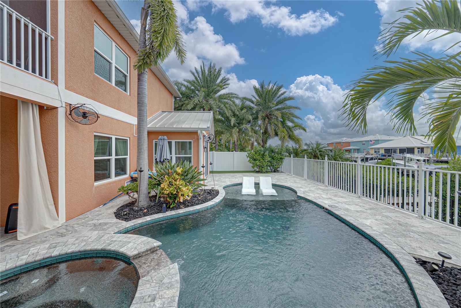 6411 GRENADA ISLAND AVE — photo 64