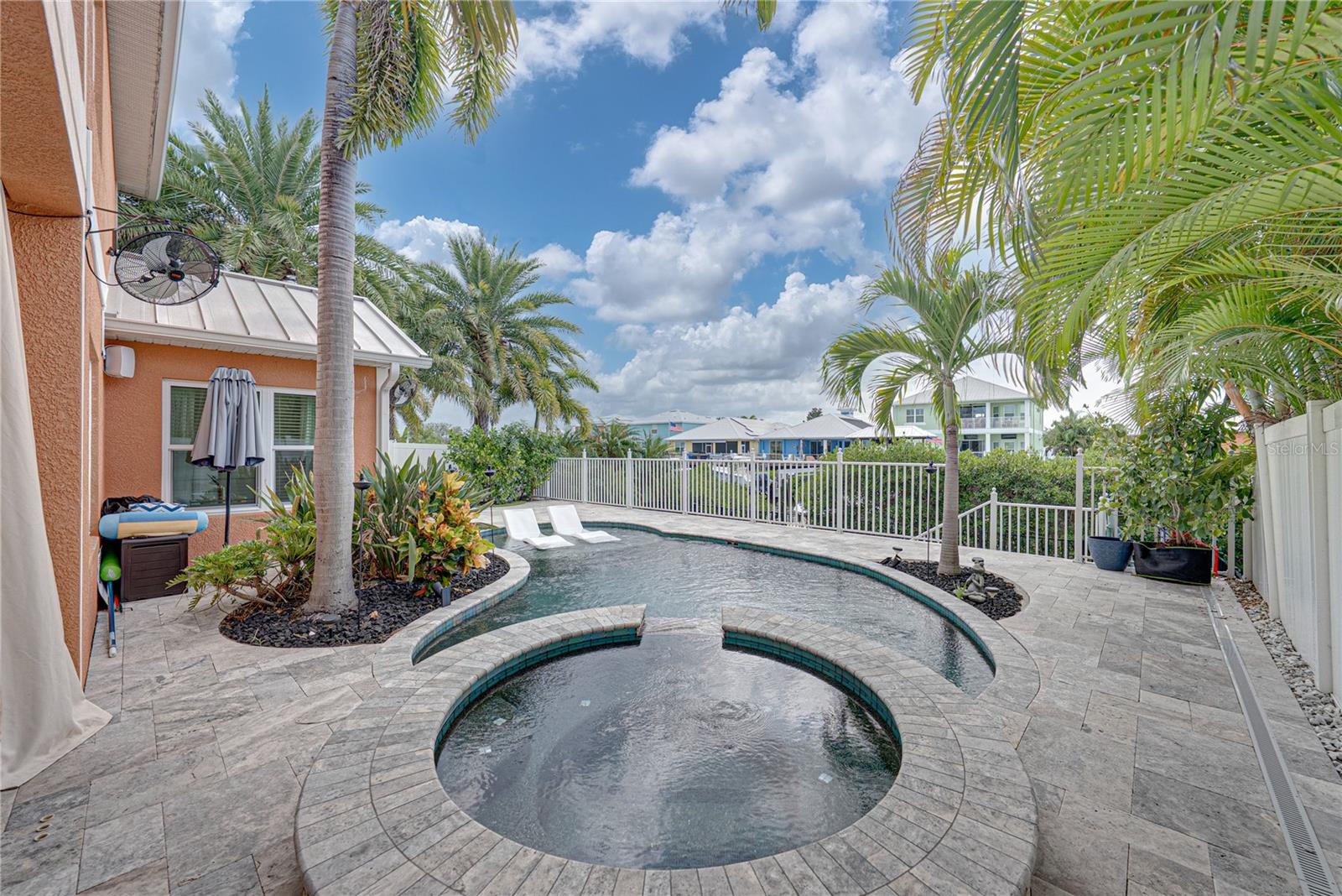 6411 GRENADA ISLAND AVE — photo 63