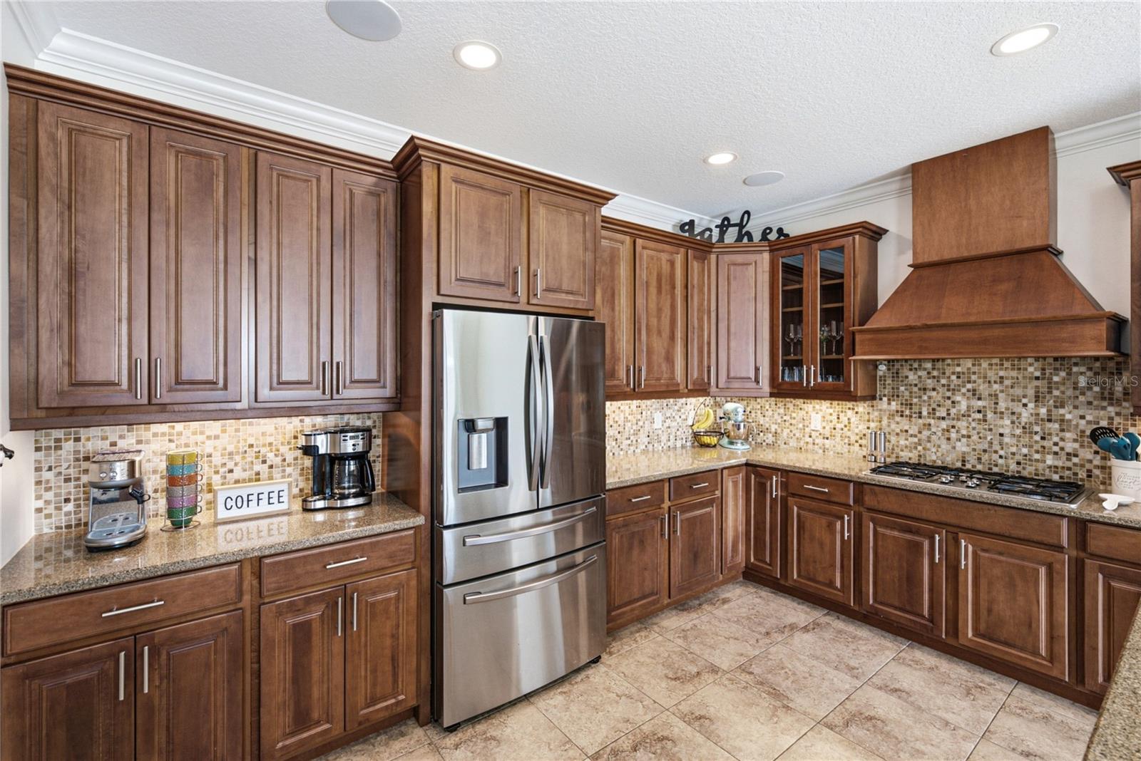 6411 GRENADA ISLAND AVE — photo 32