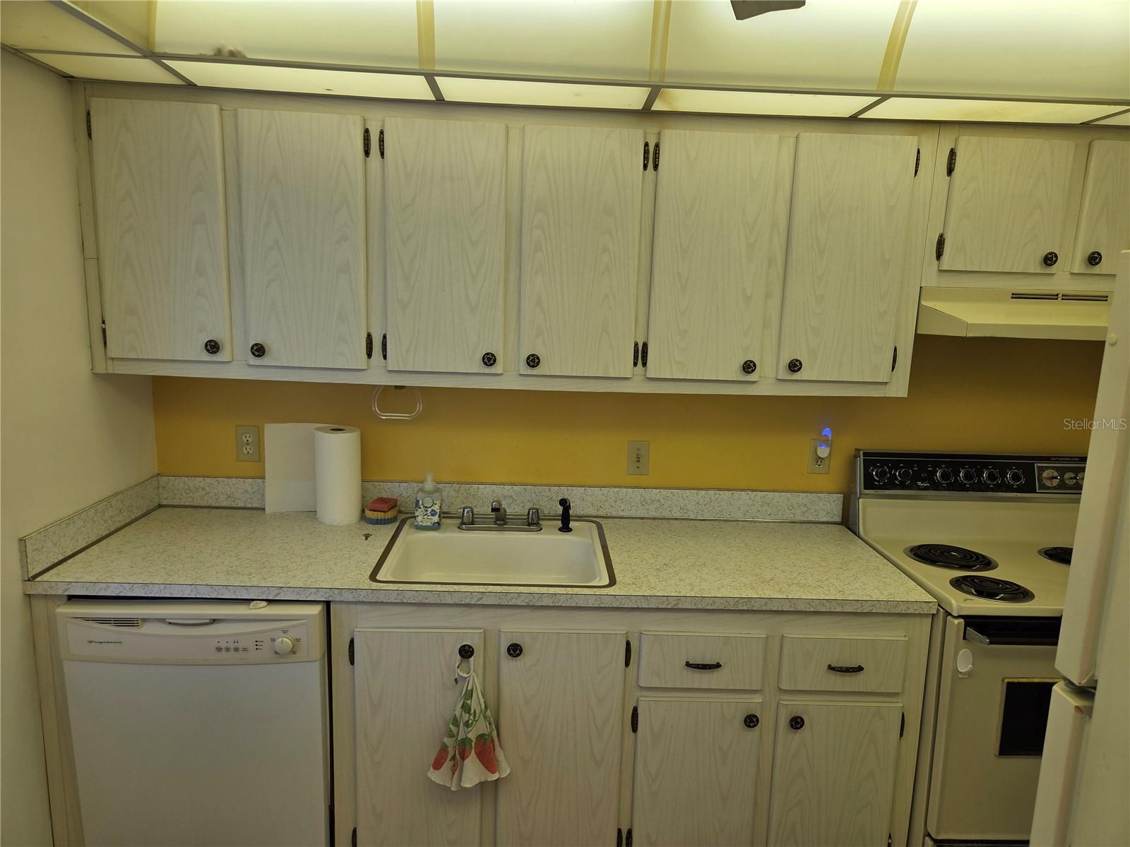 2060 MARILYN ST #118 — photo 16