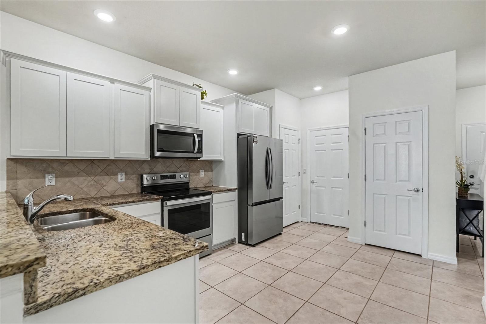 5026 SYLVESTER LOOP — photo 9