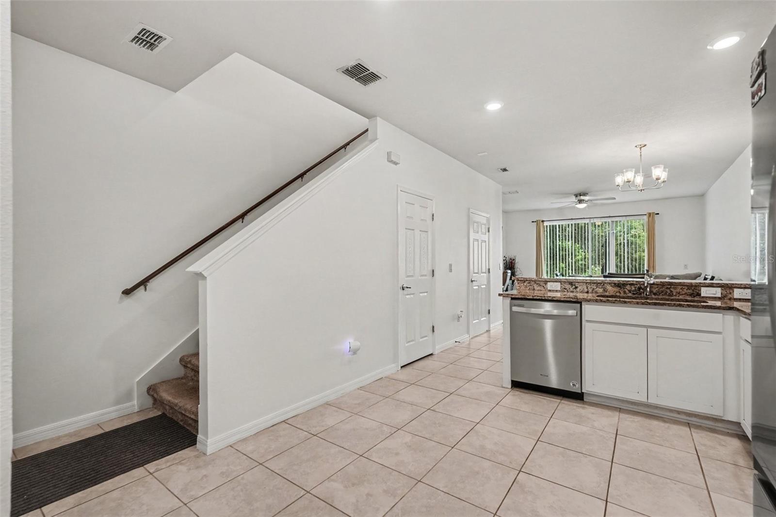 5026 SYLVESTER LOOP — photo 10