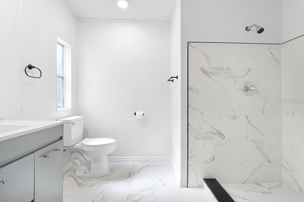 12610 ALEMEDO AVE — photo 26