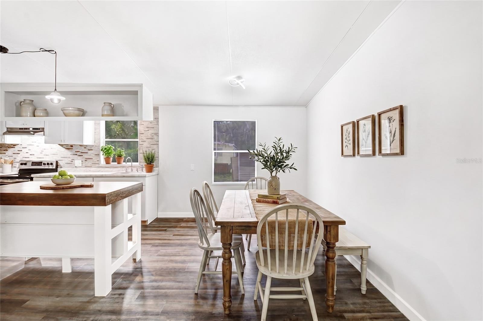 12610 ALEMEDO AVE — photo 11