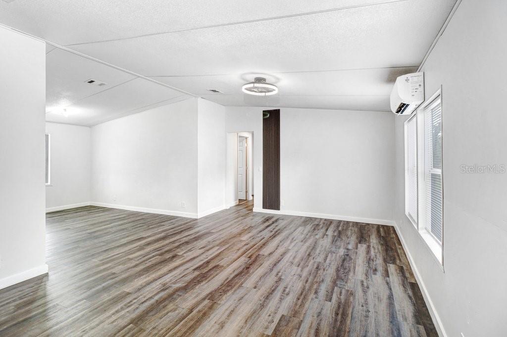 12610 ALEMEDO AVE — photo 10