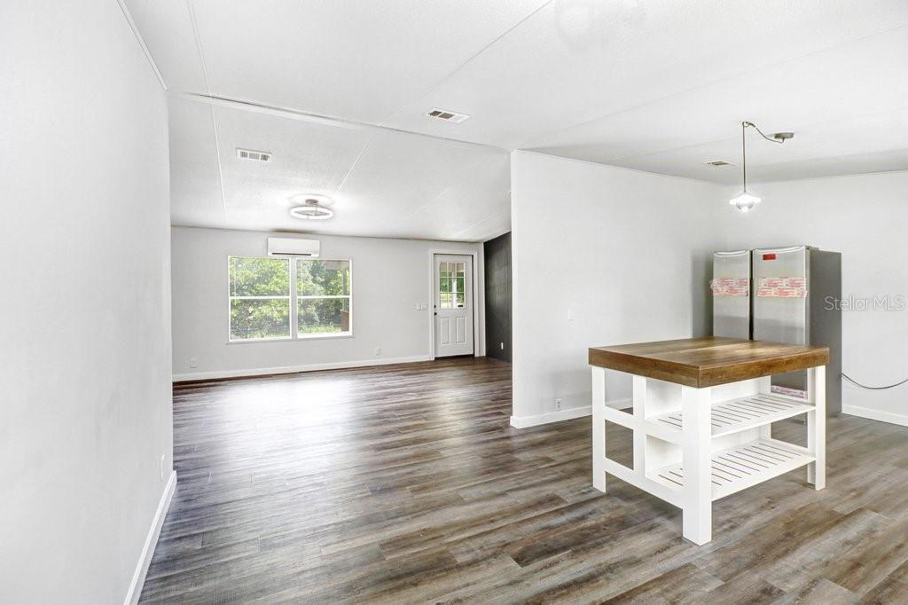 12610 ALEMEDO AVE — photo 15
