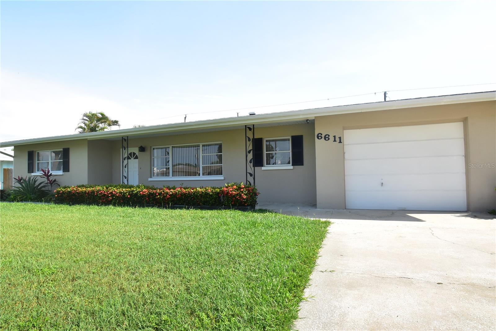 6611 COLONIAL DR — photo 2