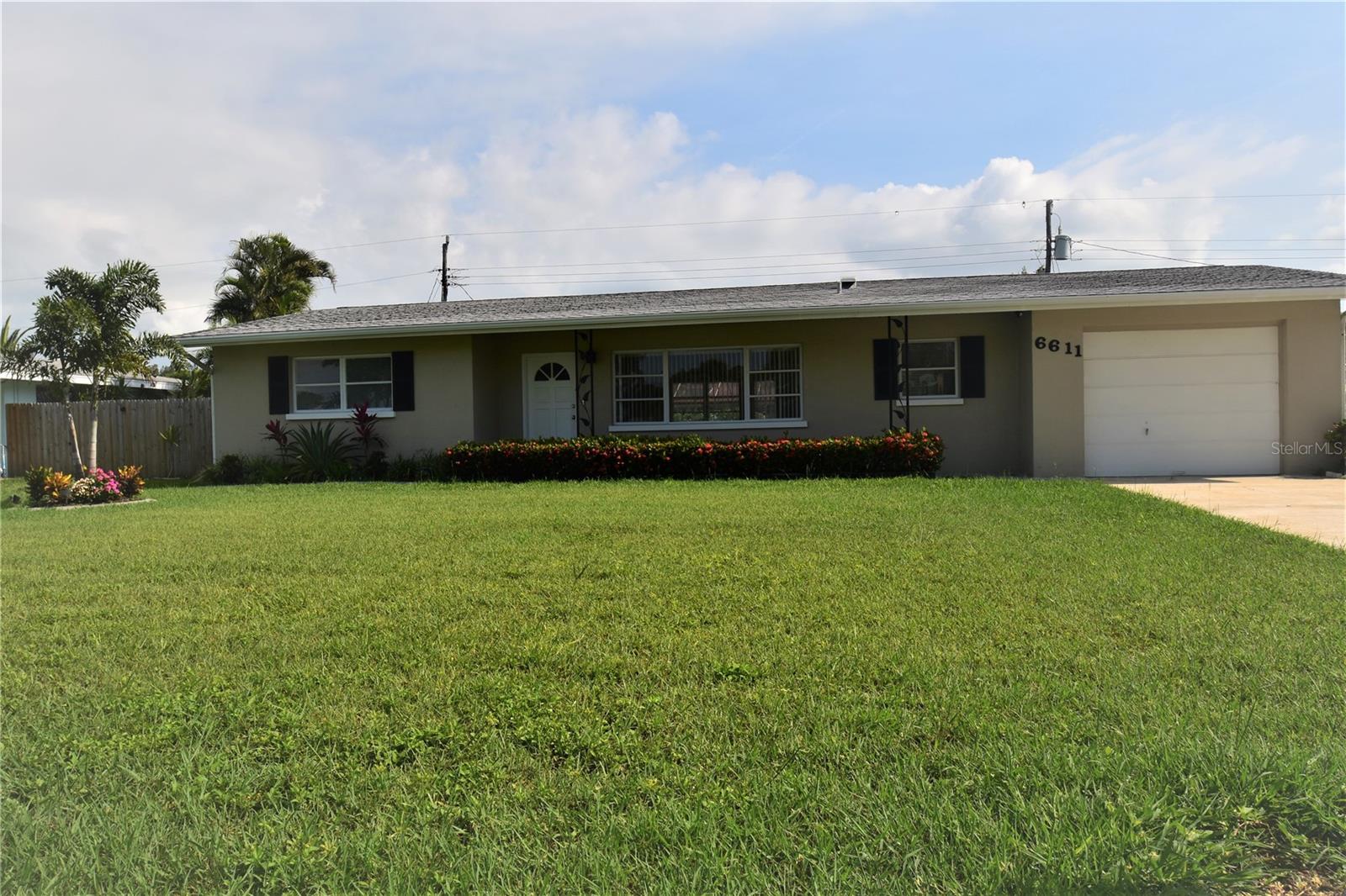 6611 COLONIAL DR — photo 17