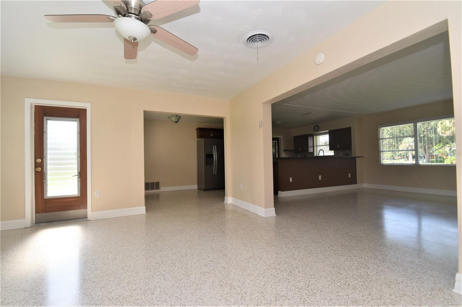 6611 COLONIAL DR — photo 12