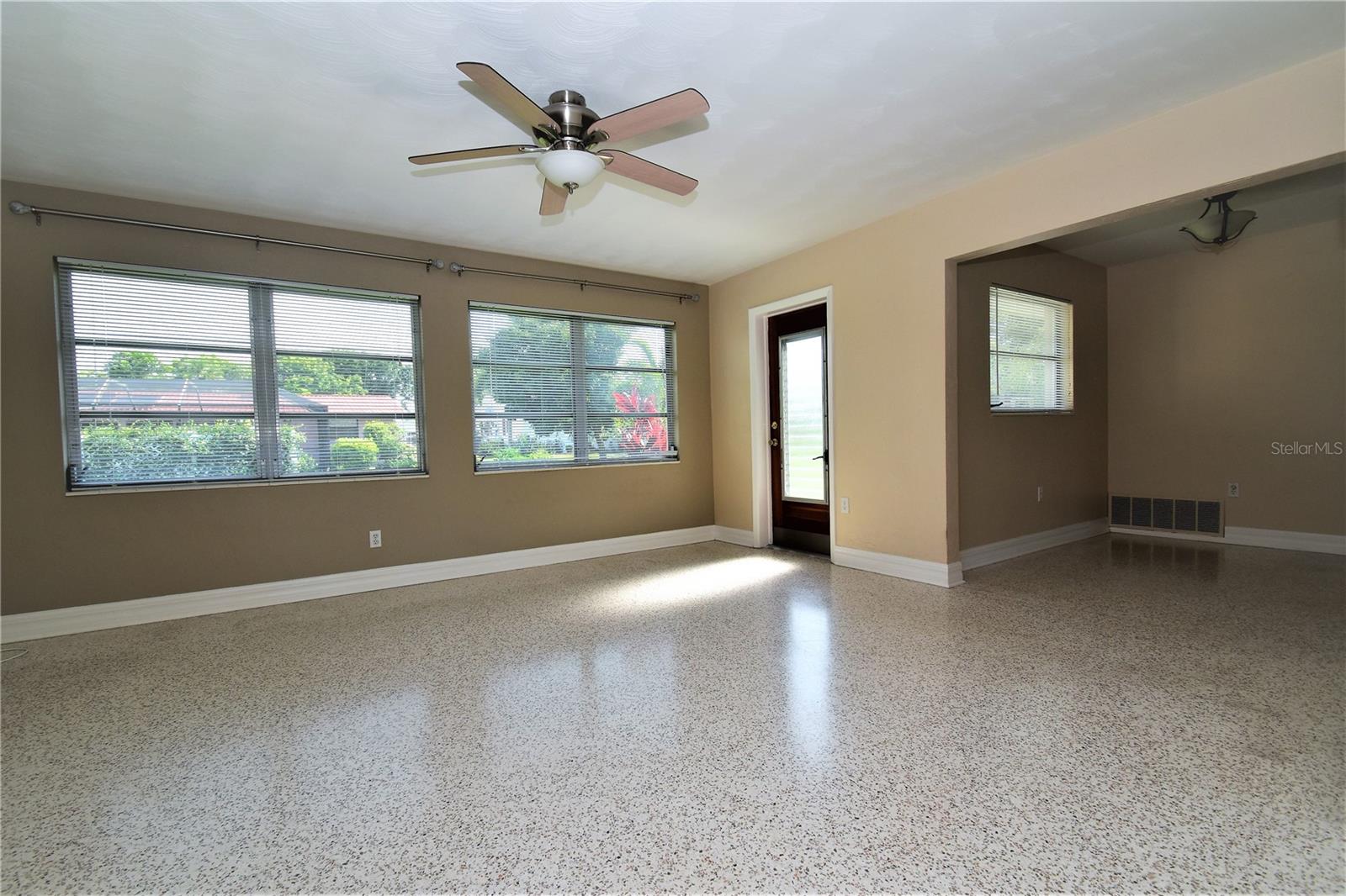 6611 COLONIAL DR — photo 6