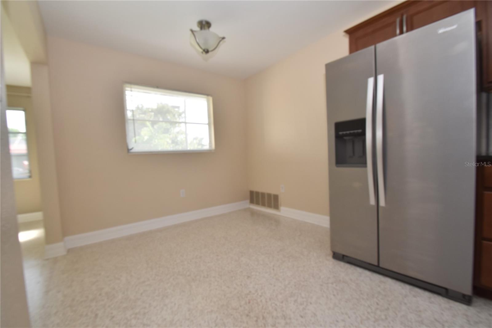 6611 COLONIAL DR — photo 5