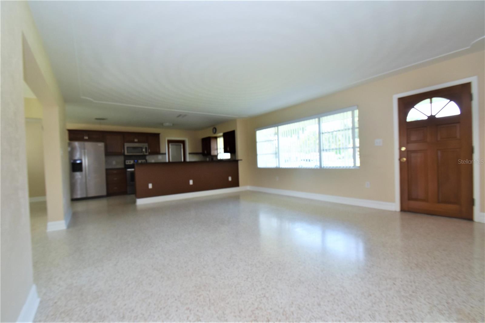 6611 COLONIAL DR — photo 7