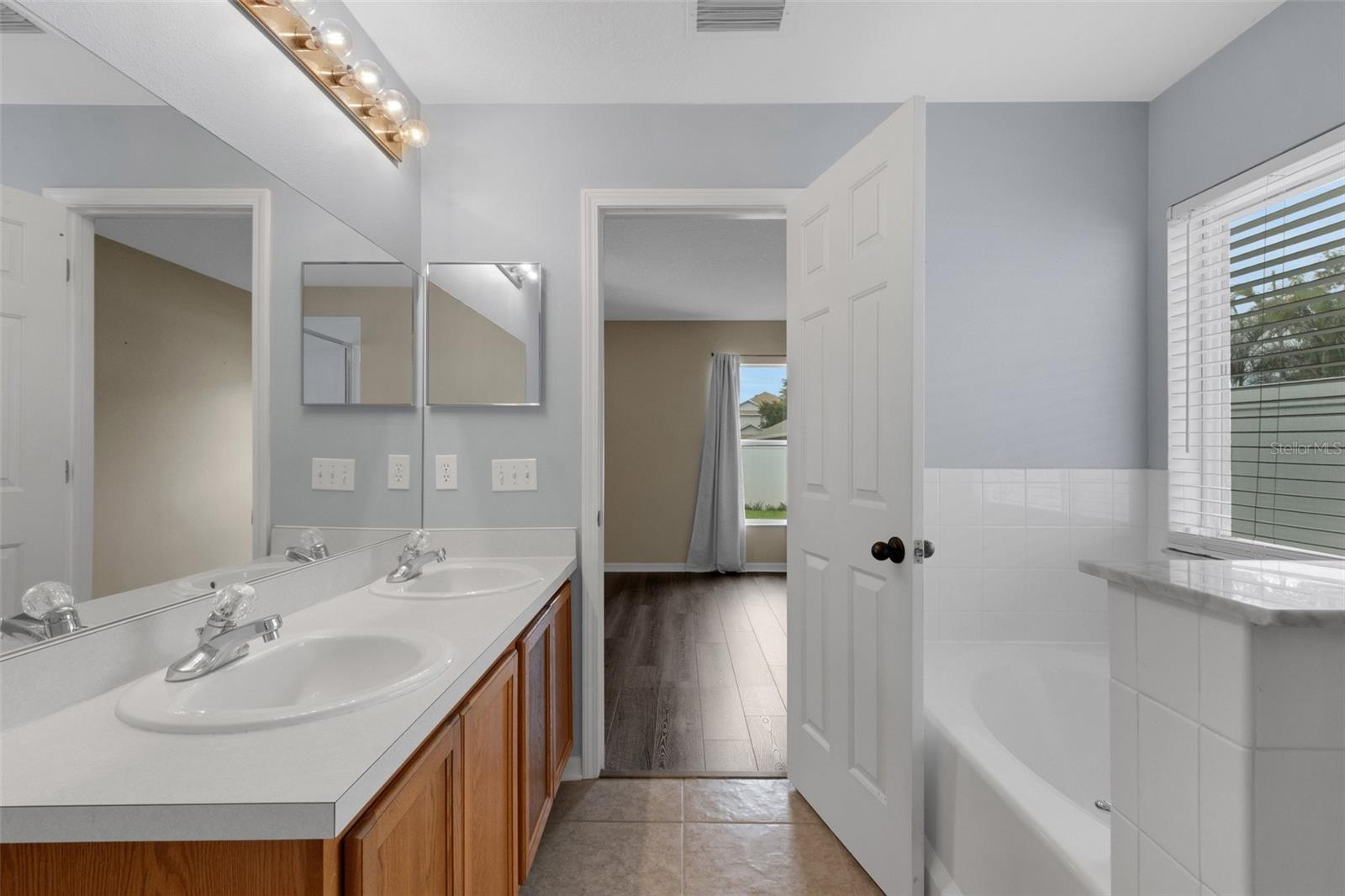 11136 GOLDEN SILENCE DR — photo 31