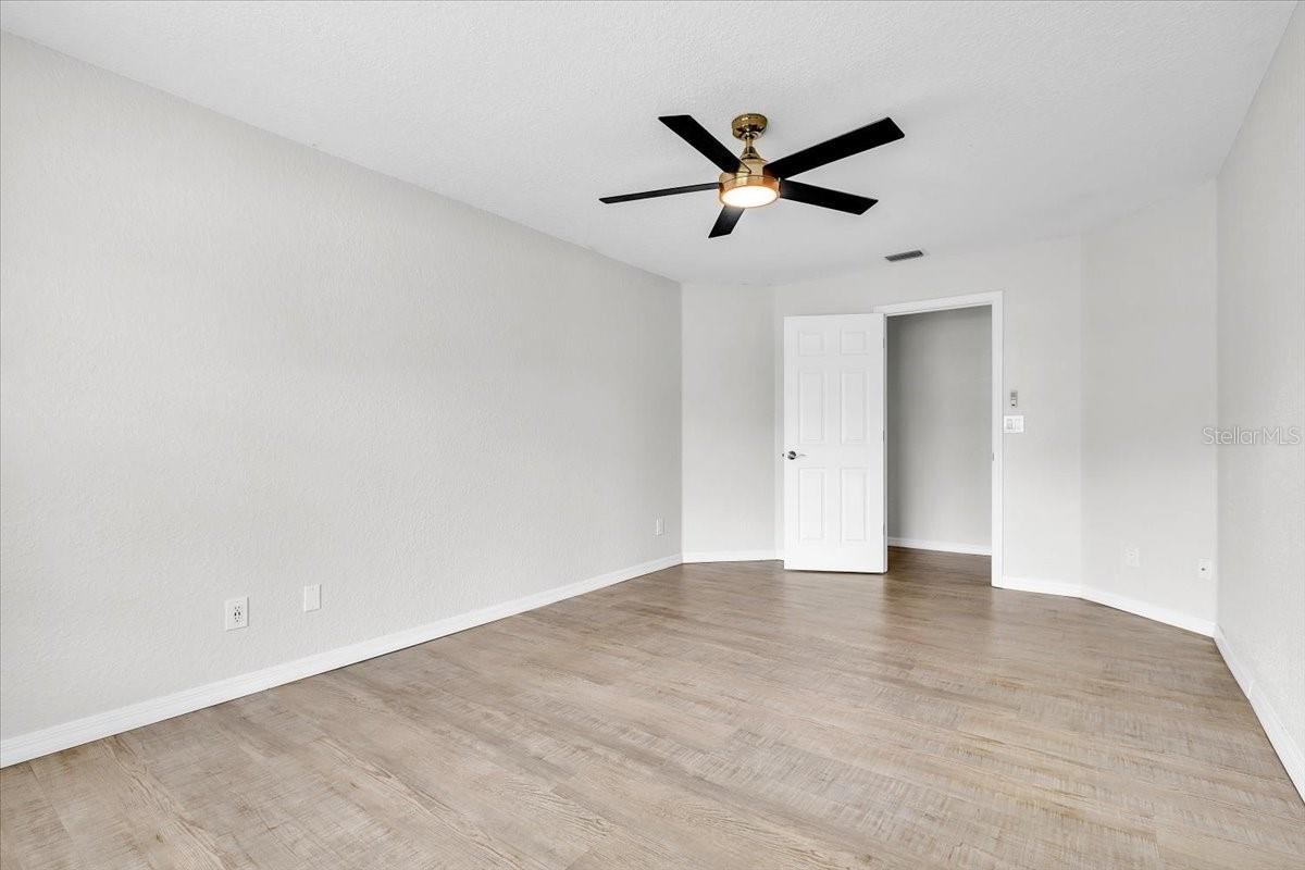1240 NORA LN — photo 45