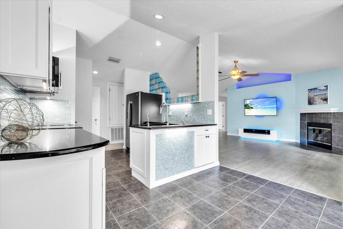 1240 NORA LN — photo 21