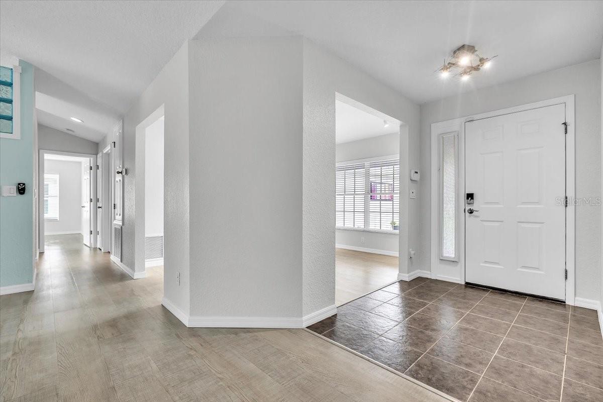 1240 NORA LN — photo 11