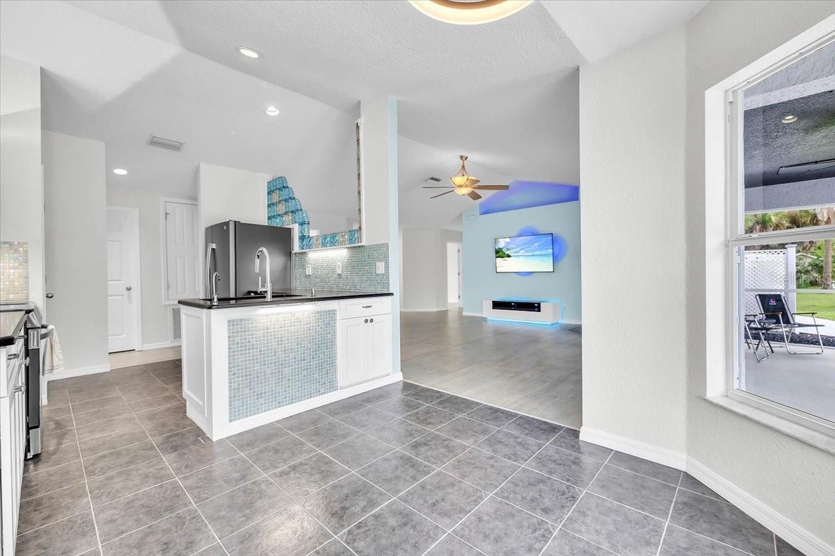 1240 NORA LN — photo 29