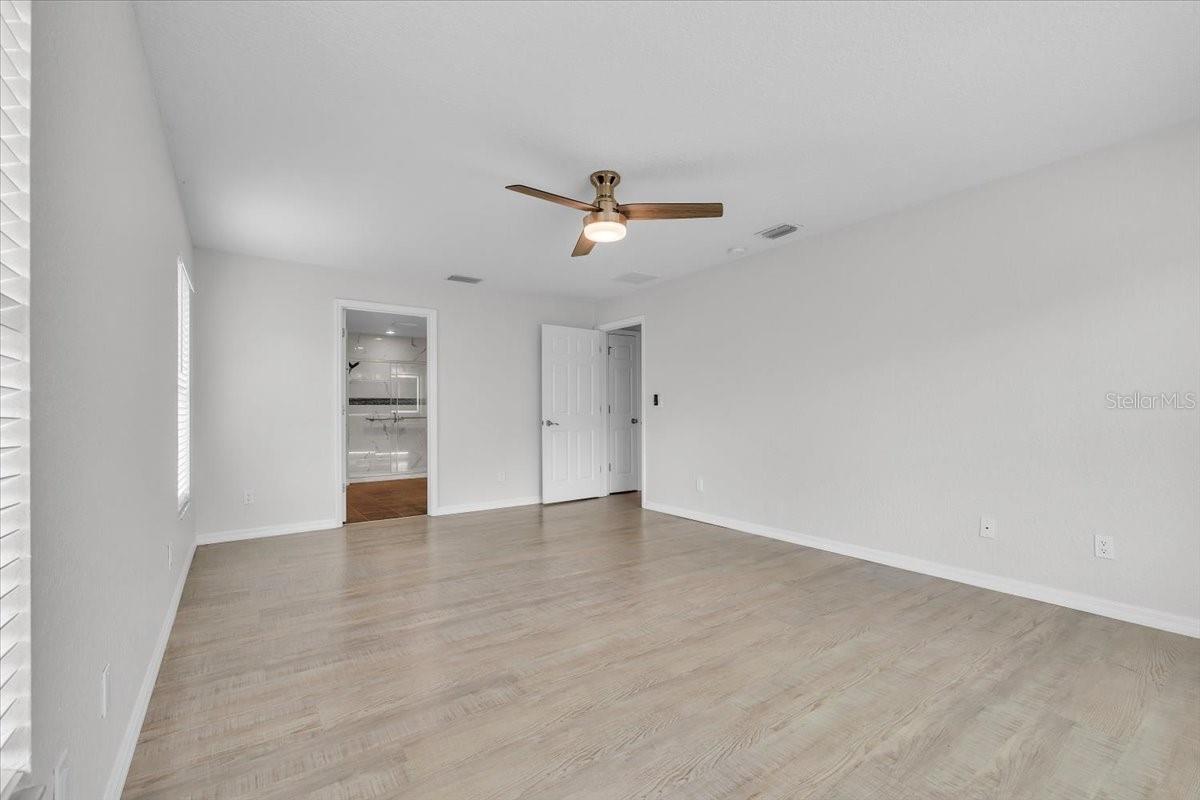 1240 NORA LN — photo 38