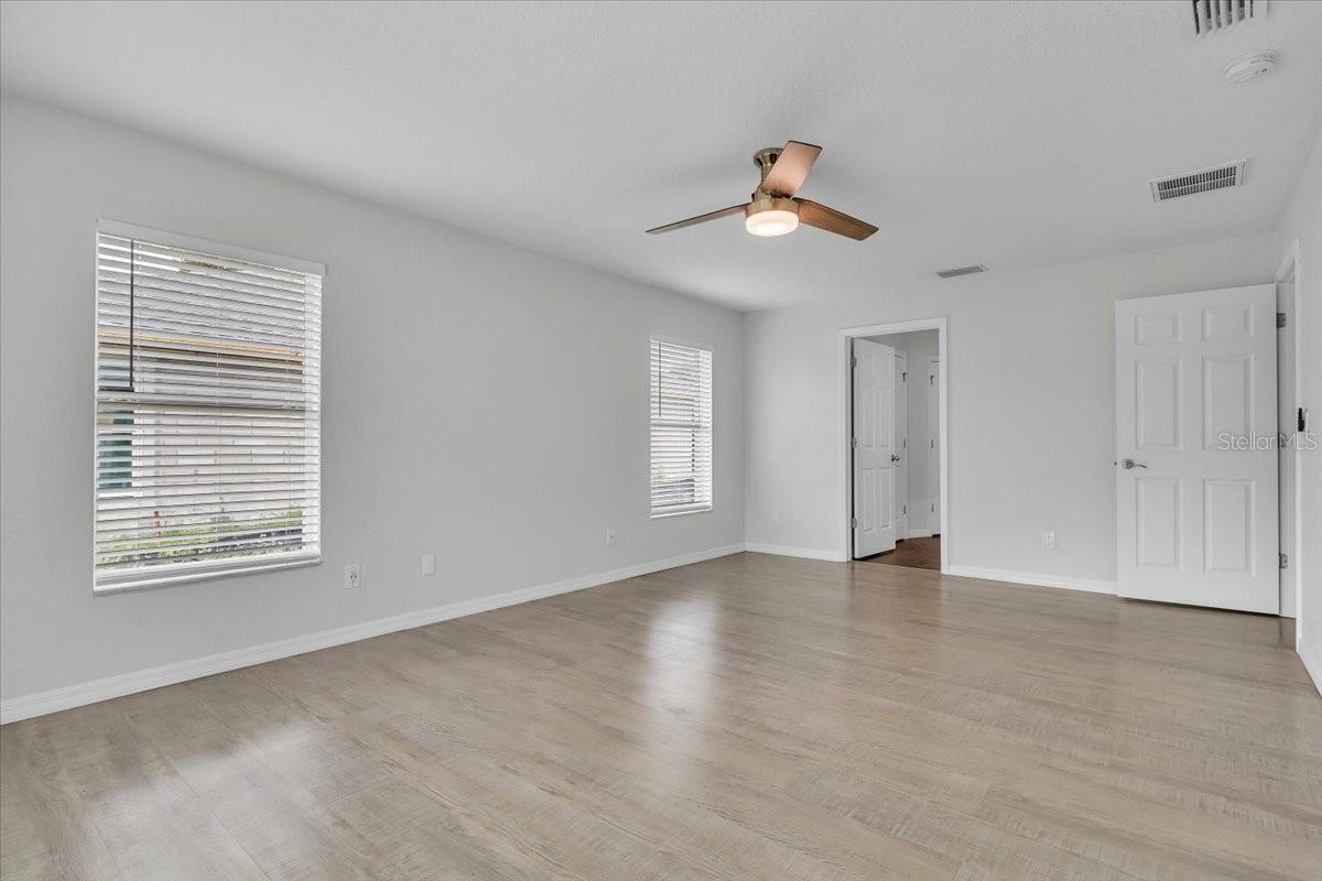 1240 NORA LN — photo 37