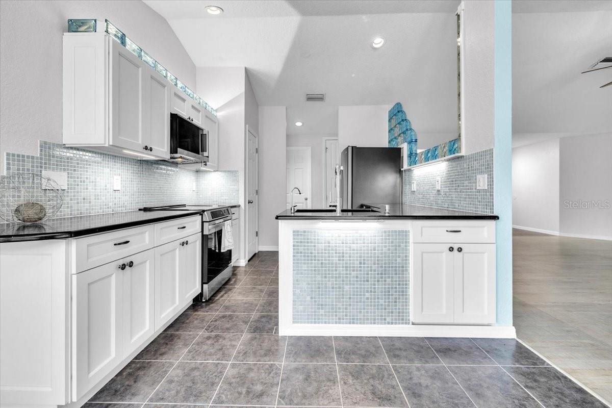 1240 NORA LN — photo 20