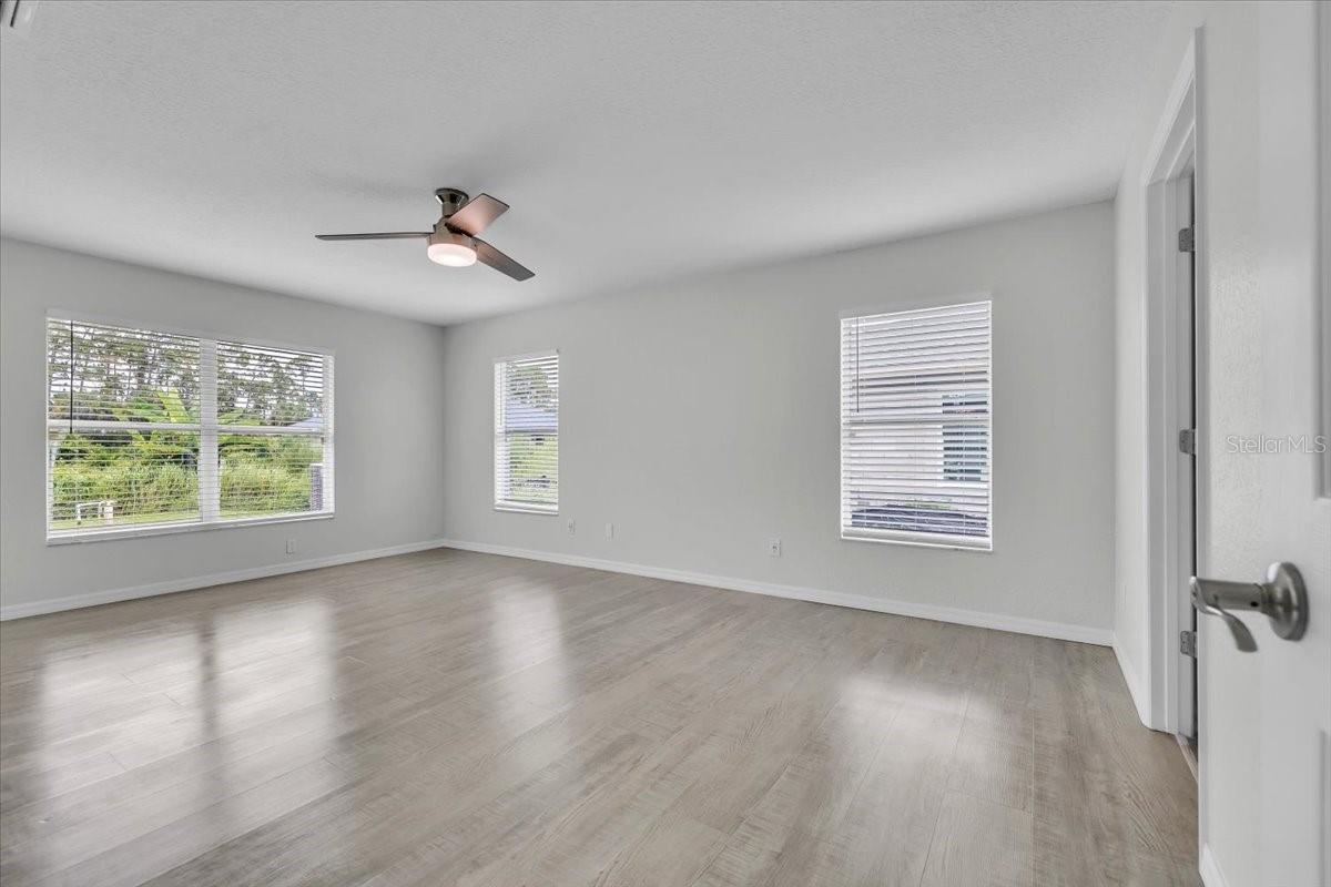 1240 NORA LN — photo 35