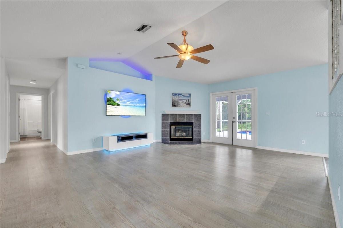 1240 NORA LN — photo 14