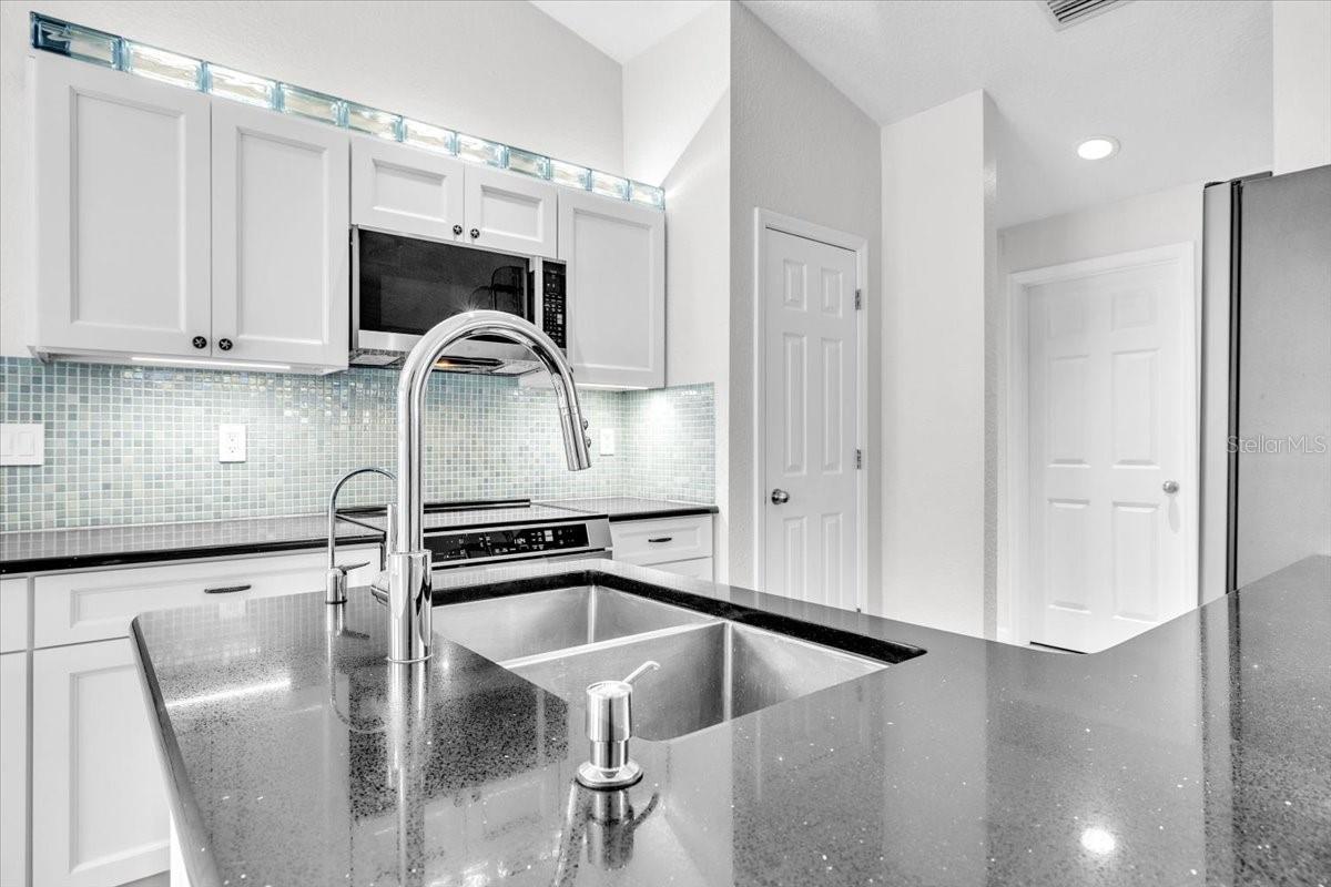 1240 NORA LN — photo 22