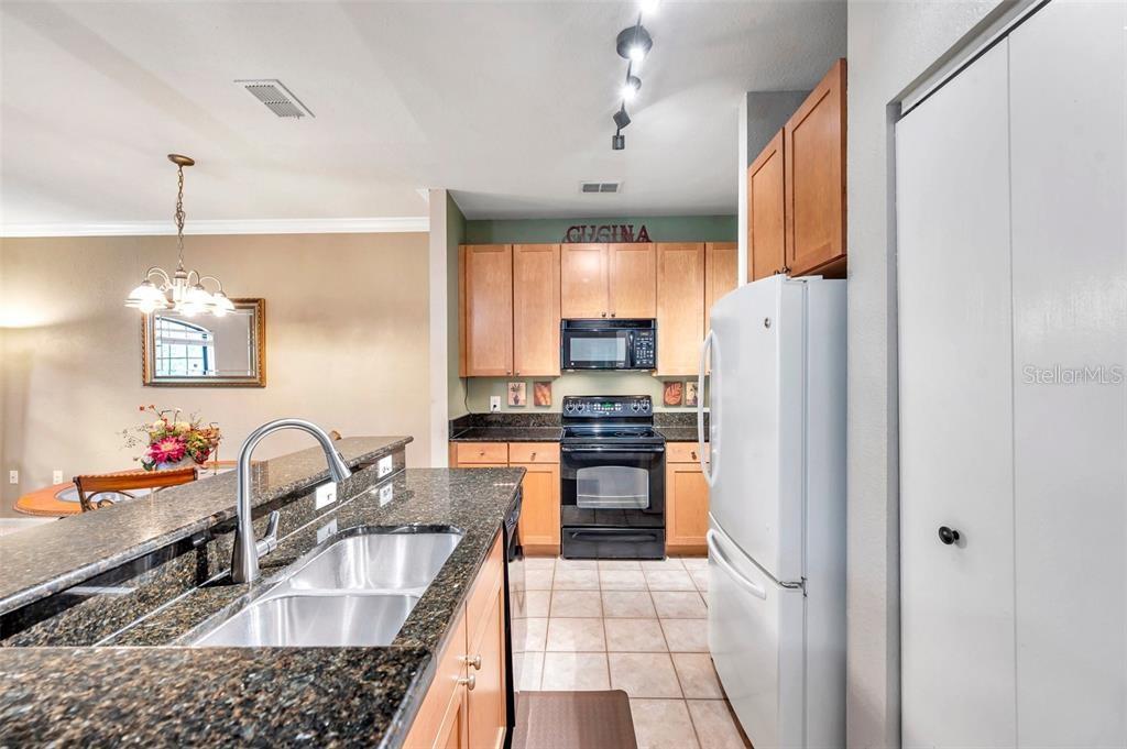 2279 PORTOFINO PL #20-202 — photo 9