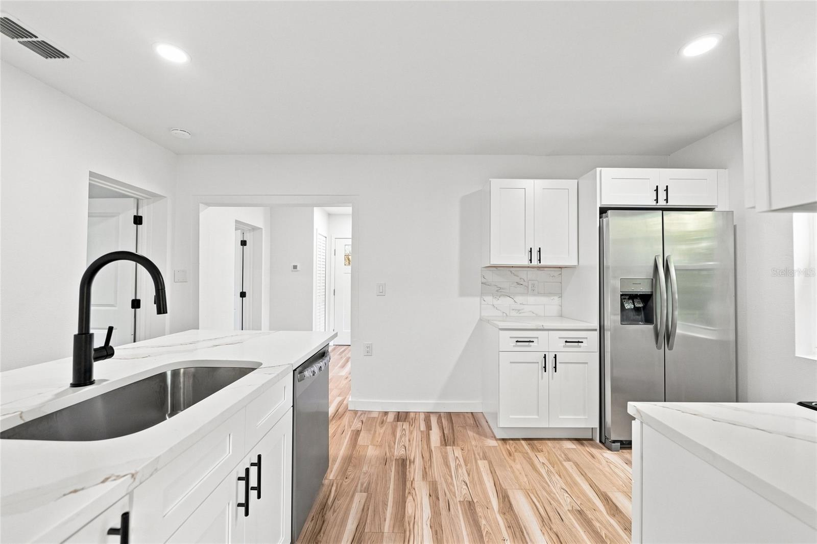 510 3RD AVE NE — photo 11