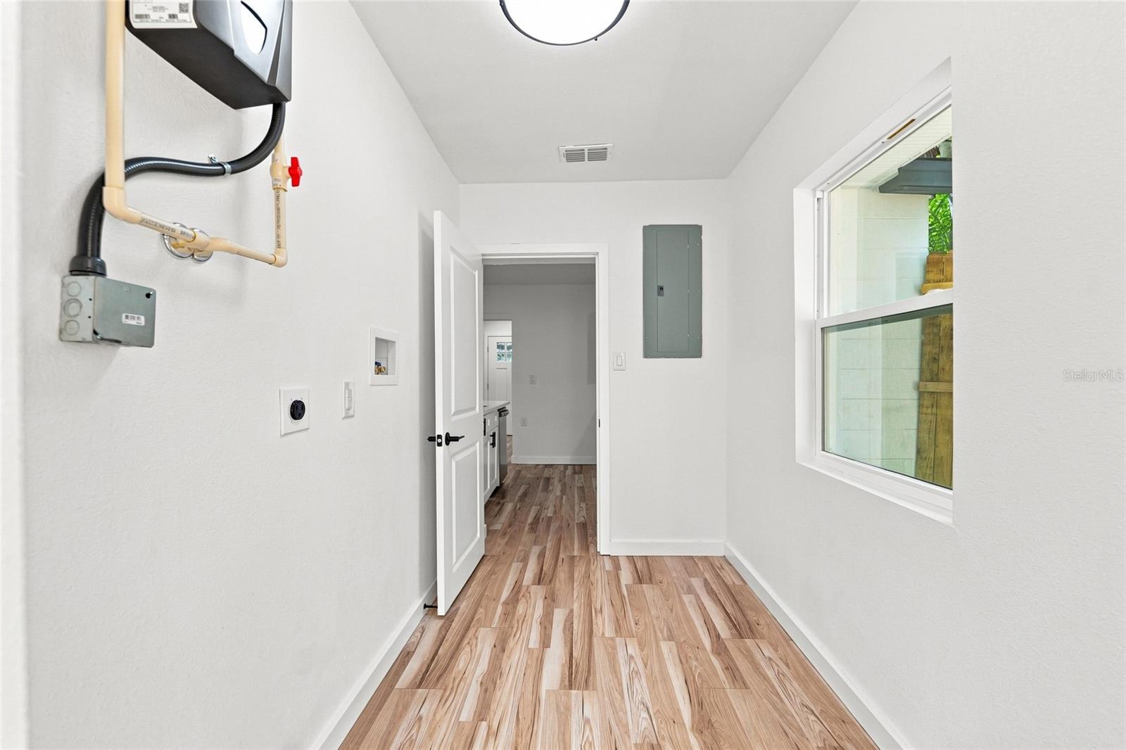 510 3RD AVE NE — photo 24